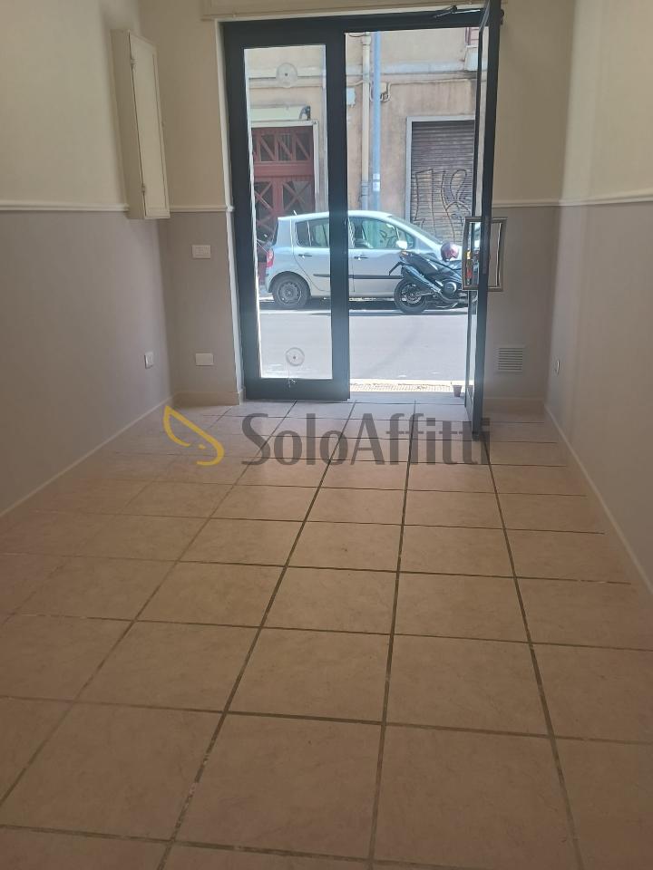 Negozio in Via Timavo 21, Bari, {3} - Foto 2