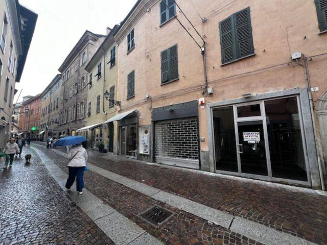 Negozio in Via Nicolò Girardengo, Novi Ligure - Foto 1