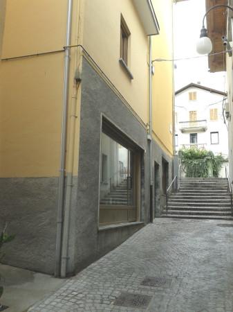Negozio in Via Giovan Battista Perret, Saint Vincent, {3} - Foto 2