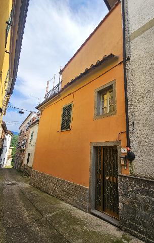 Casa indipendente in Via Chiesa San Terenzo 40, Fivizzano - Foto 1