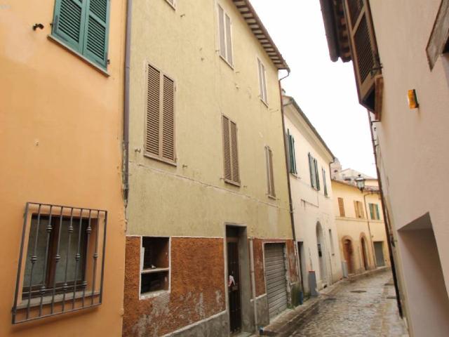 Detached house in Via La Gioia 17, Fabriano - Photo 1