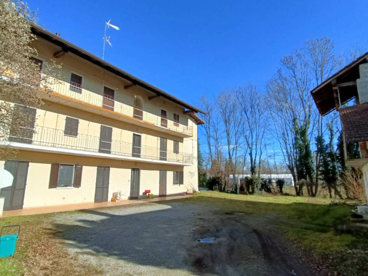 Villa in vendita a Borgomanero