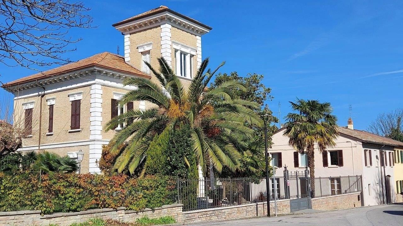 Villa in vendita a Ostra