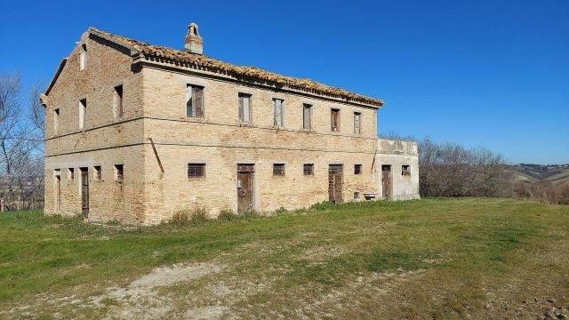 Country house or cottage, Belvedere Ostrense - Photo 1