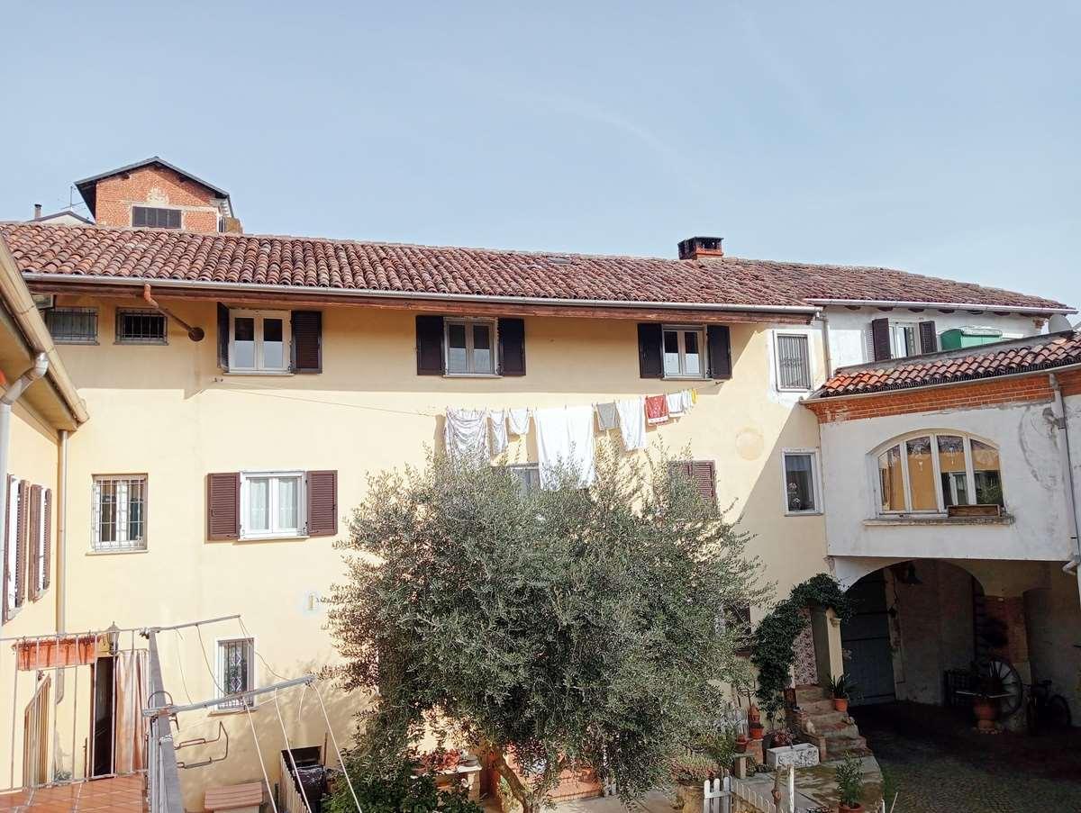 Villa bifamiliare in vendita a Fubine