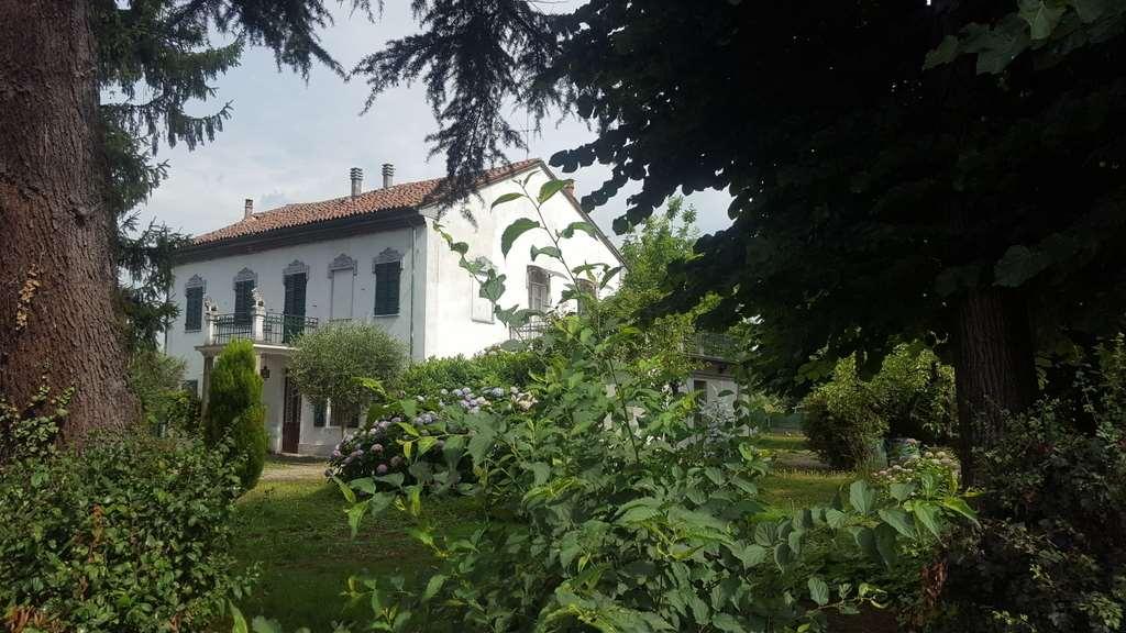 Villa unifamiliare in vendita a Alessandria