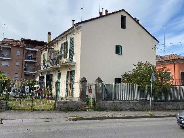 Detached house in Corso Carlo Marx, Alessandria - Photo 1