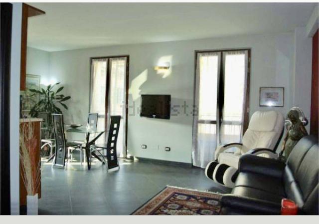 4-room flat in Piazza San Graziano, Arona - Photo 1