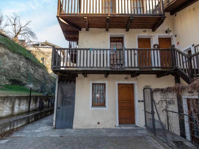 One-room flat in Via Mont Zerbion, Aosta - Photo 1