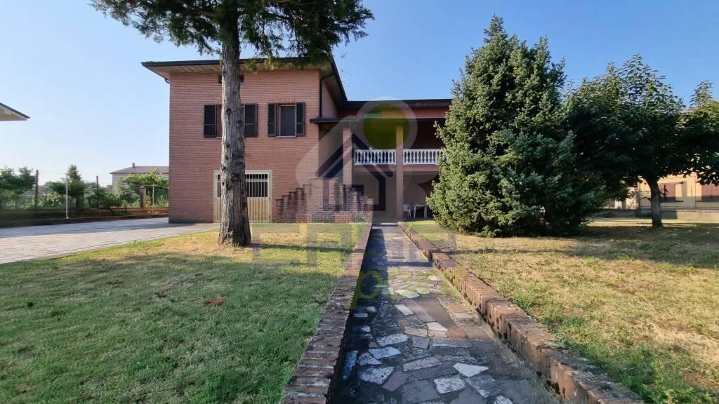 Villa in vendita a Caselle Landi