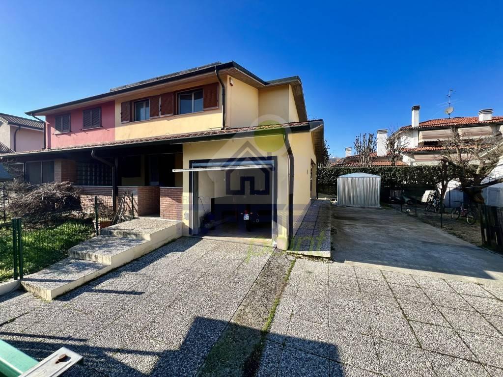 Villa in vendita a Valera Fratta
