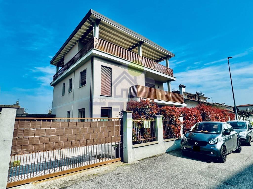 Villa in vendita a Castiraga Vidardo