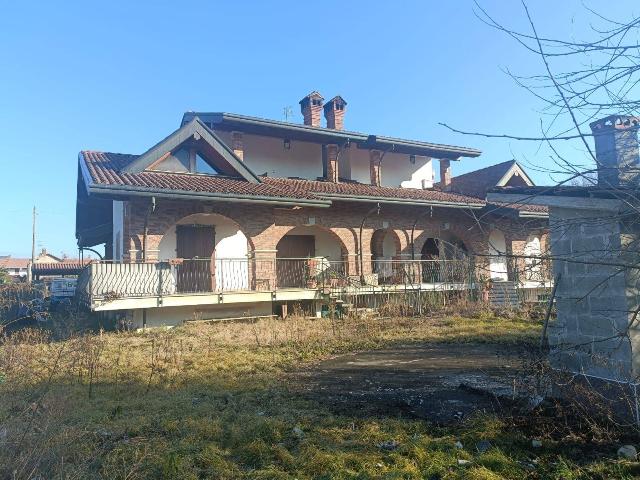 Villa in Via Monte Pasubio, Oleggio Castello - Foto 1