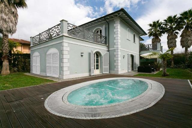 Single-family villa in Via  Calamandrei , Forte dei Marmi - Photo 1