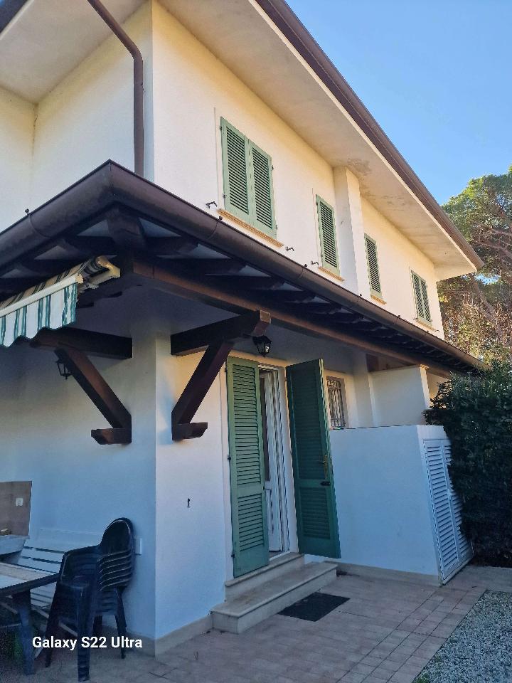 Villa bifamiliare in vendita a Forte Dei Marmi