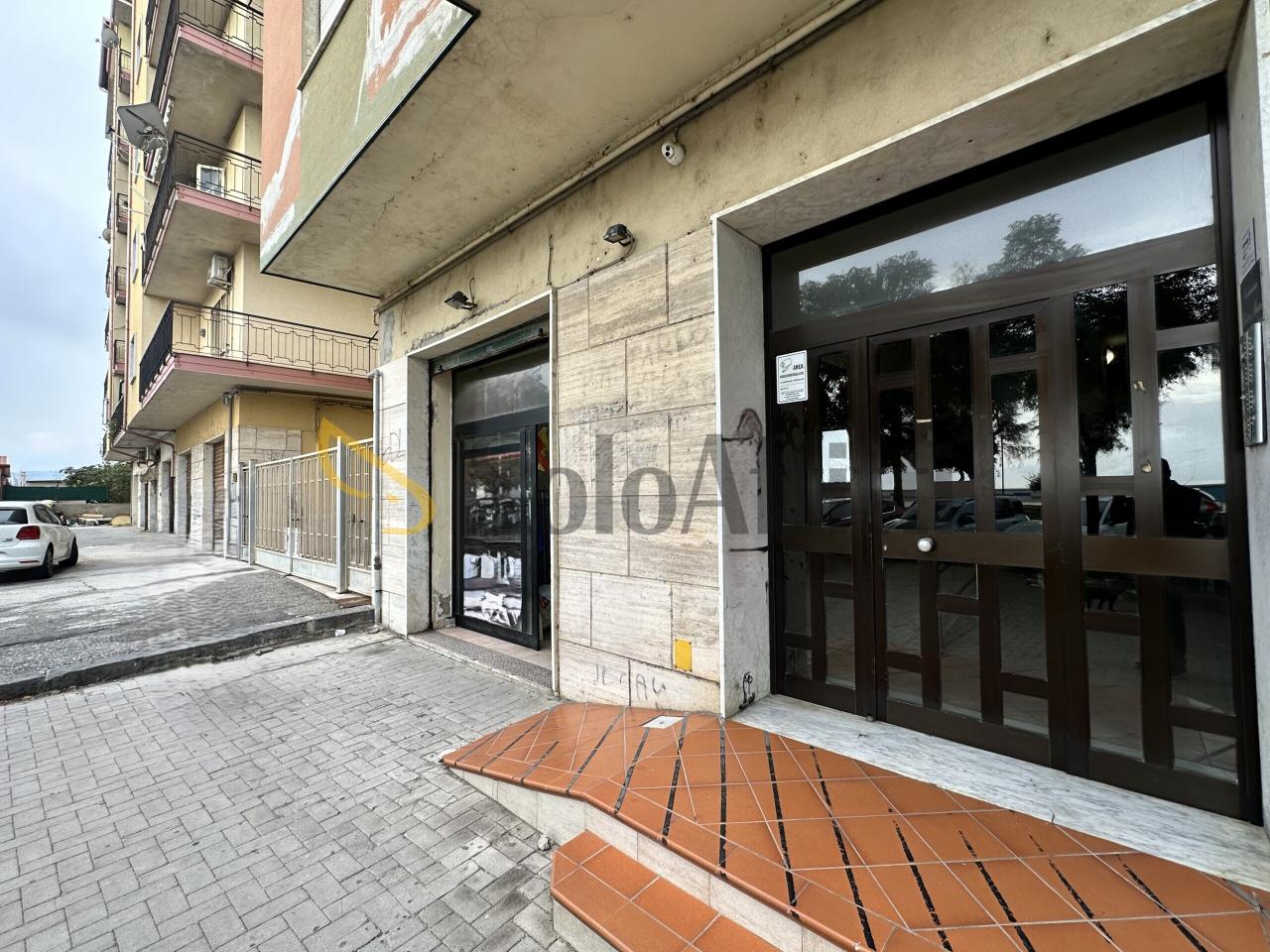 Negozio in Via Lungomare Stefano Pugliese 31, Catanzaro, {3} - Foto 1
