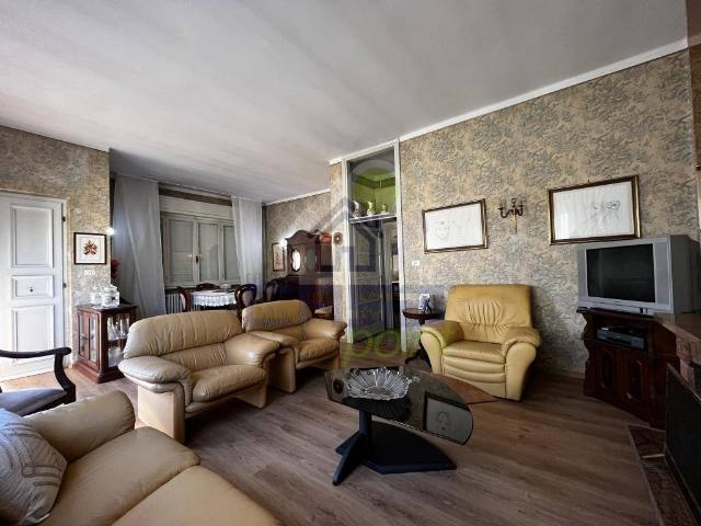 Villa in Via Roma, 15, Asola - Foto 1