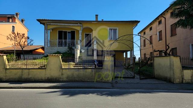 Detached house in Via Roma,98, Crotta d'Adda - Photo 1