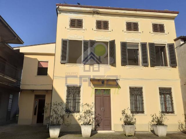 Detached house in Via Fratelli Cairoli 39, Vescovato - Photo 1