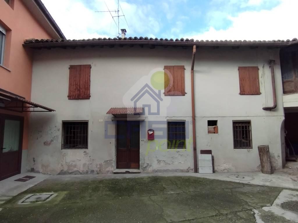 Casa indipendente in vendita a Sospiro