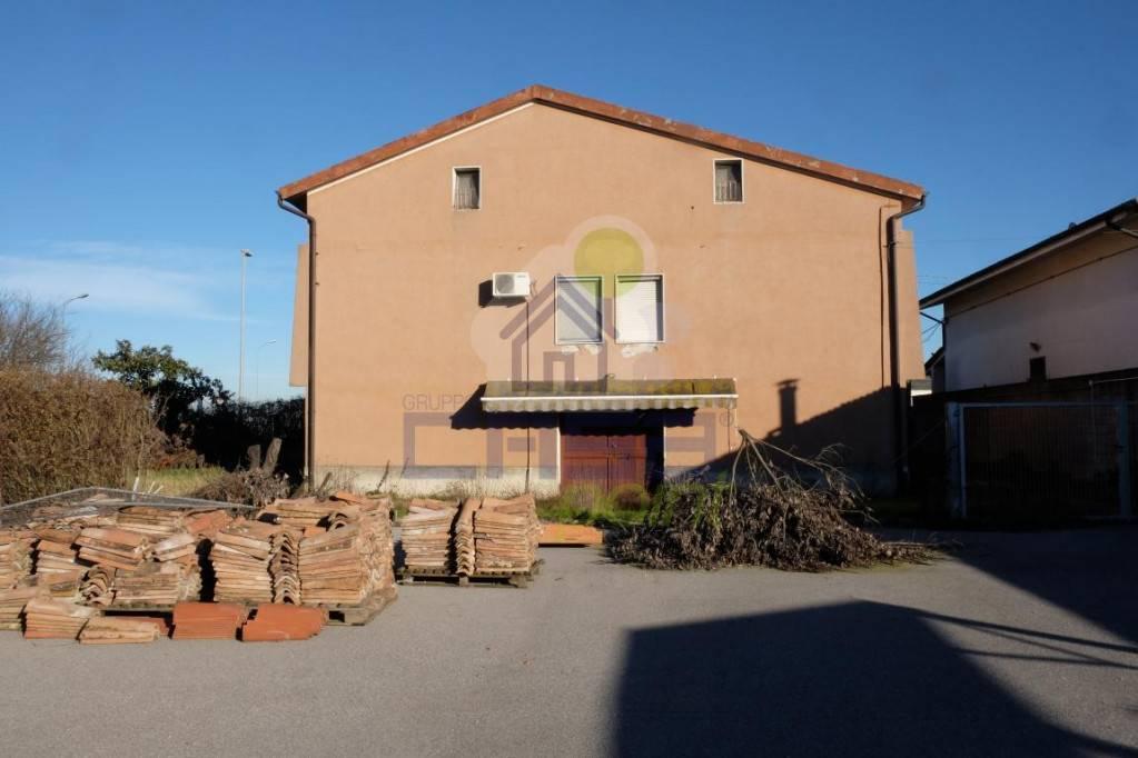 Casa indipendente in vendita a Cingia De' Botti