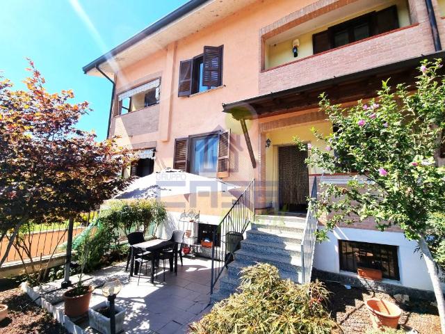 Terraced house in Via Caduti di Nassirya, Casalpusterlengo - Photo 1