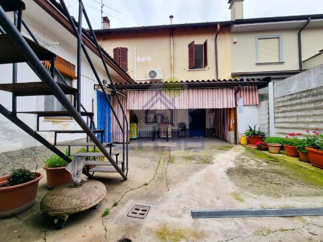 Detached house in Via Alfieri, Castiglione d'Adda - Photo 1