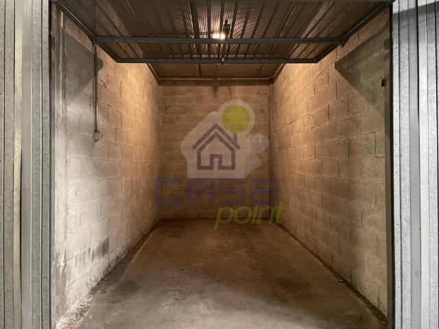 Garage or car box in Viale Dalmazia, Lodi - Photo 1