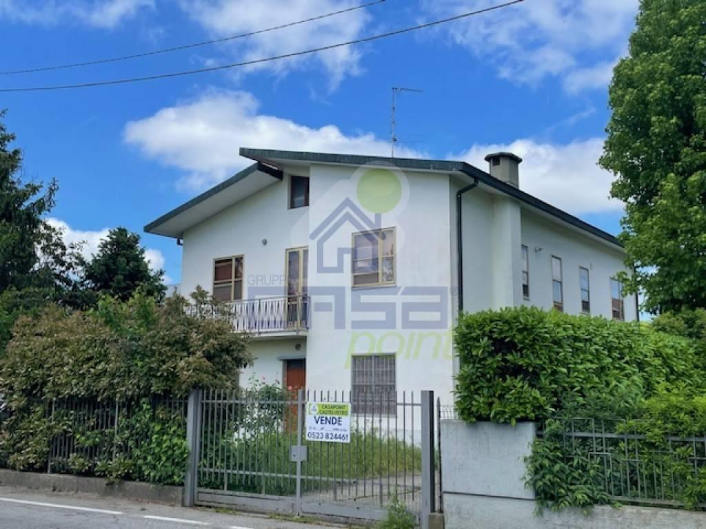 Casa indipendente in vendita a Castelvetro Piacentino