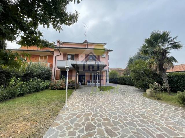 Villa in Via Ca' Bruciata del Pellegrino, 5, Guastalla - Foto 1