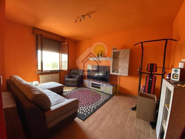 2-room flat in Via Circonvallazione Est, Luzzara - Photo 1