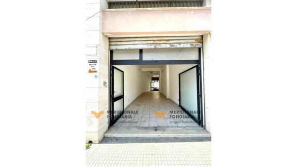 Negozio in Viale Marche 2d, Lecce, {3} - Foto 2