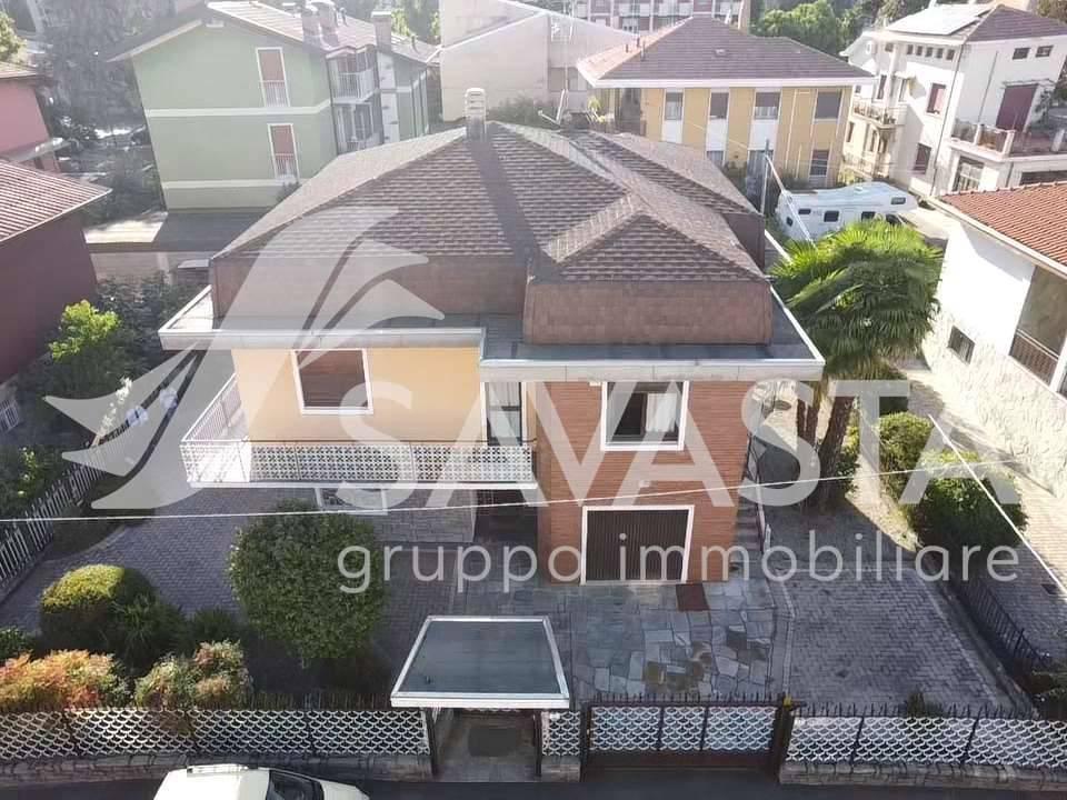 Villa in vendita a Novara