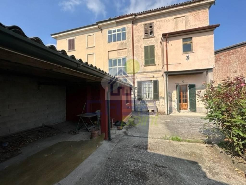 Casa indipendente in vendita a Monticelli Pavese