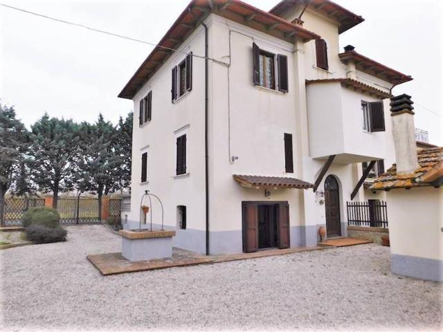 Detached house in Loc. Sanfatucchio, Castiglione del Lago - Photo 1