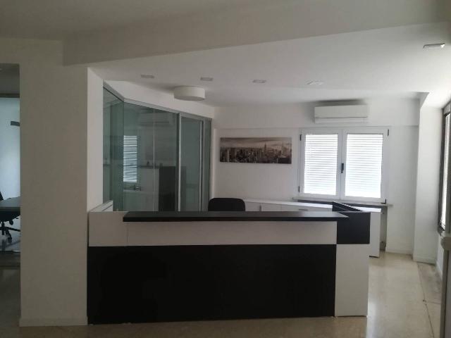 Shared office in {3}, Via dei Martini - Photo 1