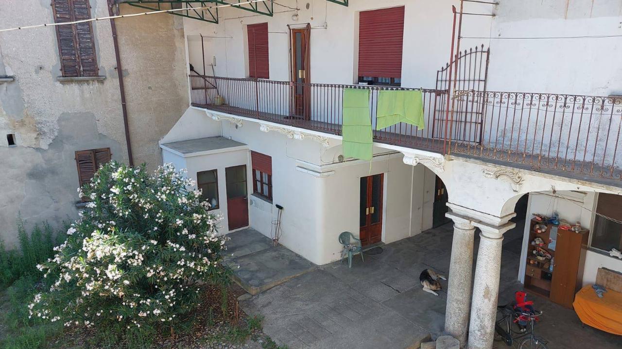 Casa indipendente in vendita a Fara Novarese