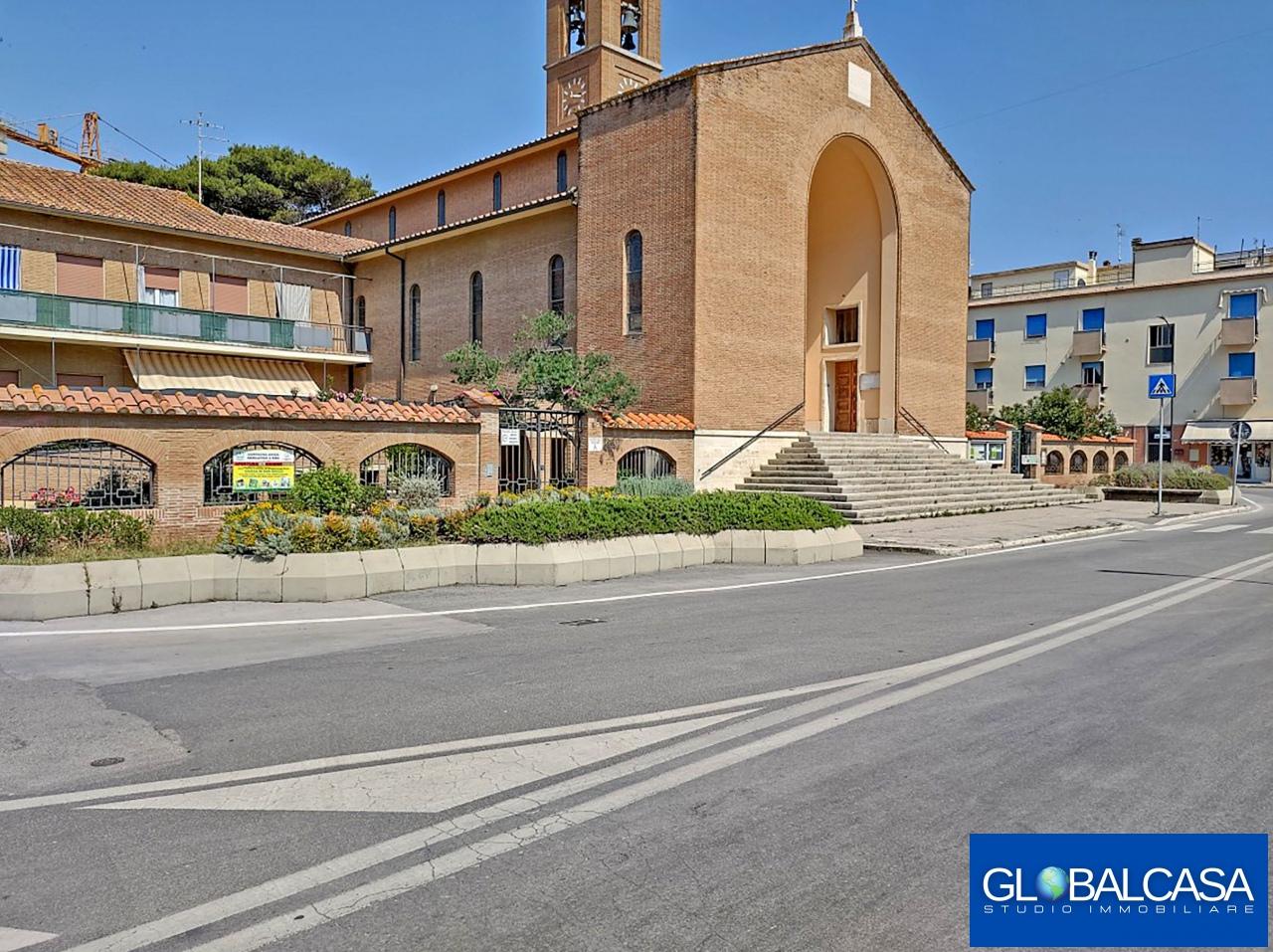 Negozio in Via IV Novembre Angolo Via F. Baracca, Grosseto, {3} - Foto 2