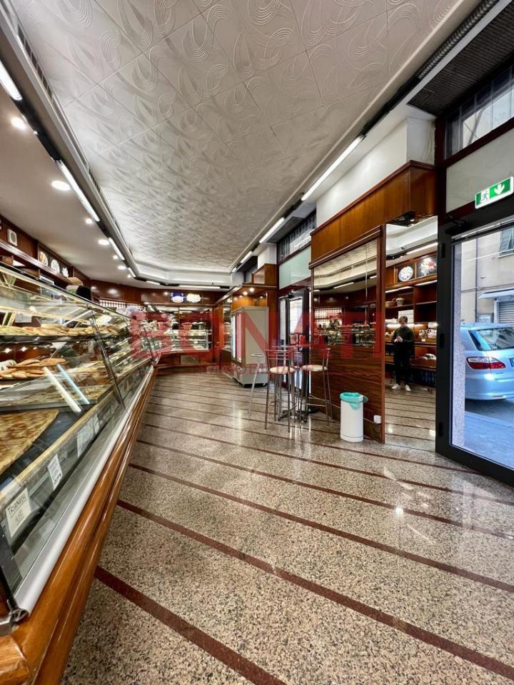 Palazzina commerciale in Via Napoli 27, La Spezia, {3} - Foto 2