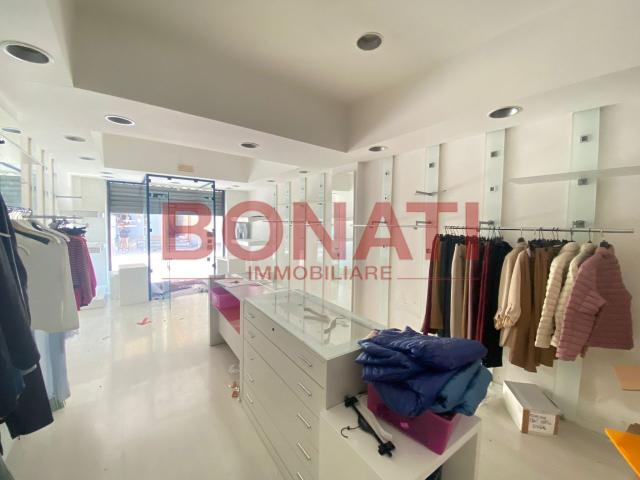 Shop, Sarzana - Photo 1