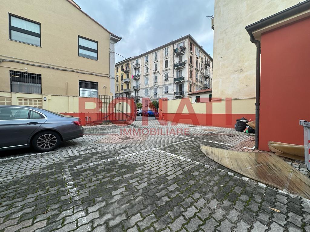 Palazzina commerciale in Via del Canaletto 27, La Spezia, {3} - Foto 2