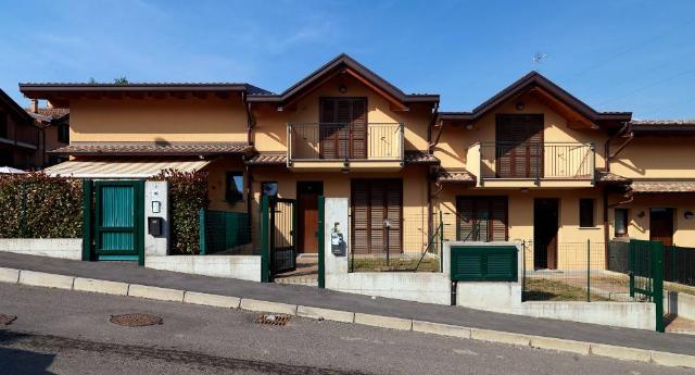 Villa a schiera in Via Salvatore Quasimodo 49, Guanzate - Foto 1