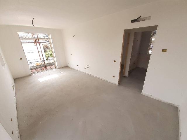 2-room flat in Piazza Libertà, Oltrona di San Mamette - Photo 1