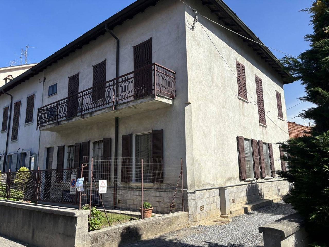 Appartamento in vendita a Carugo