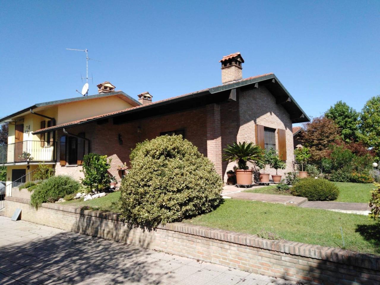 Villa in vendita a Livraga