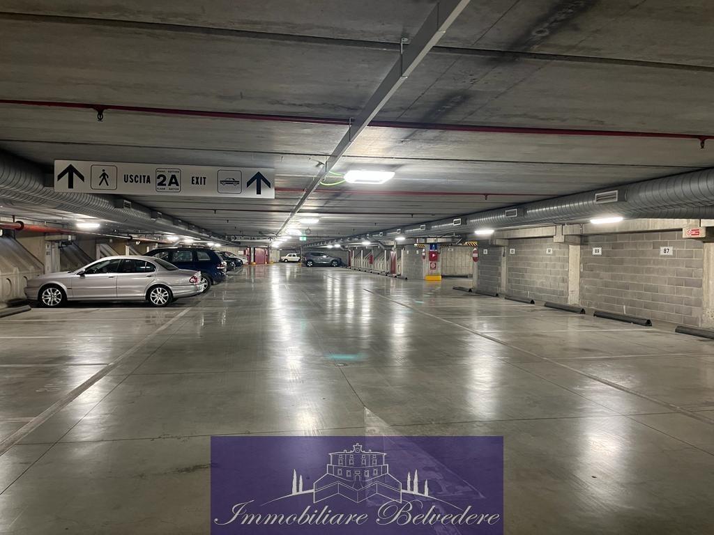 Parcheggio chiuso in Piazza della Stazione, Firenze - Foto 1