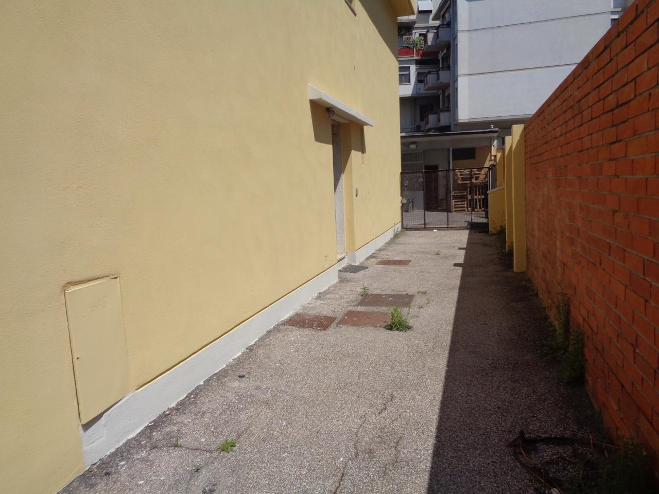 Garage - Autosilos - Parcheggio in Via di Ripoli, Firenze, {3} - Foto 2