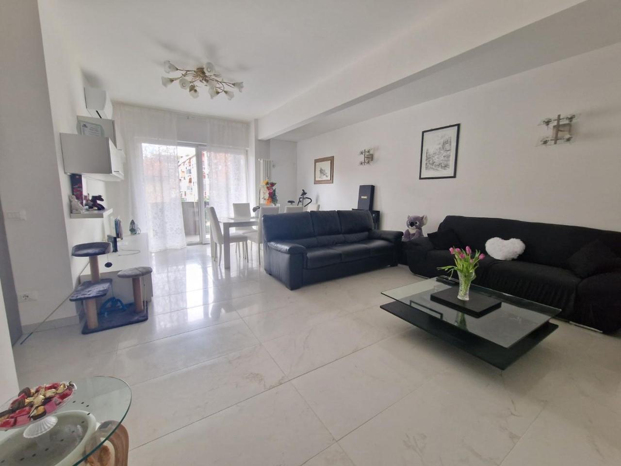 appartamento in vendita a Carrara in zona Marina di Carrara