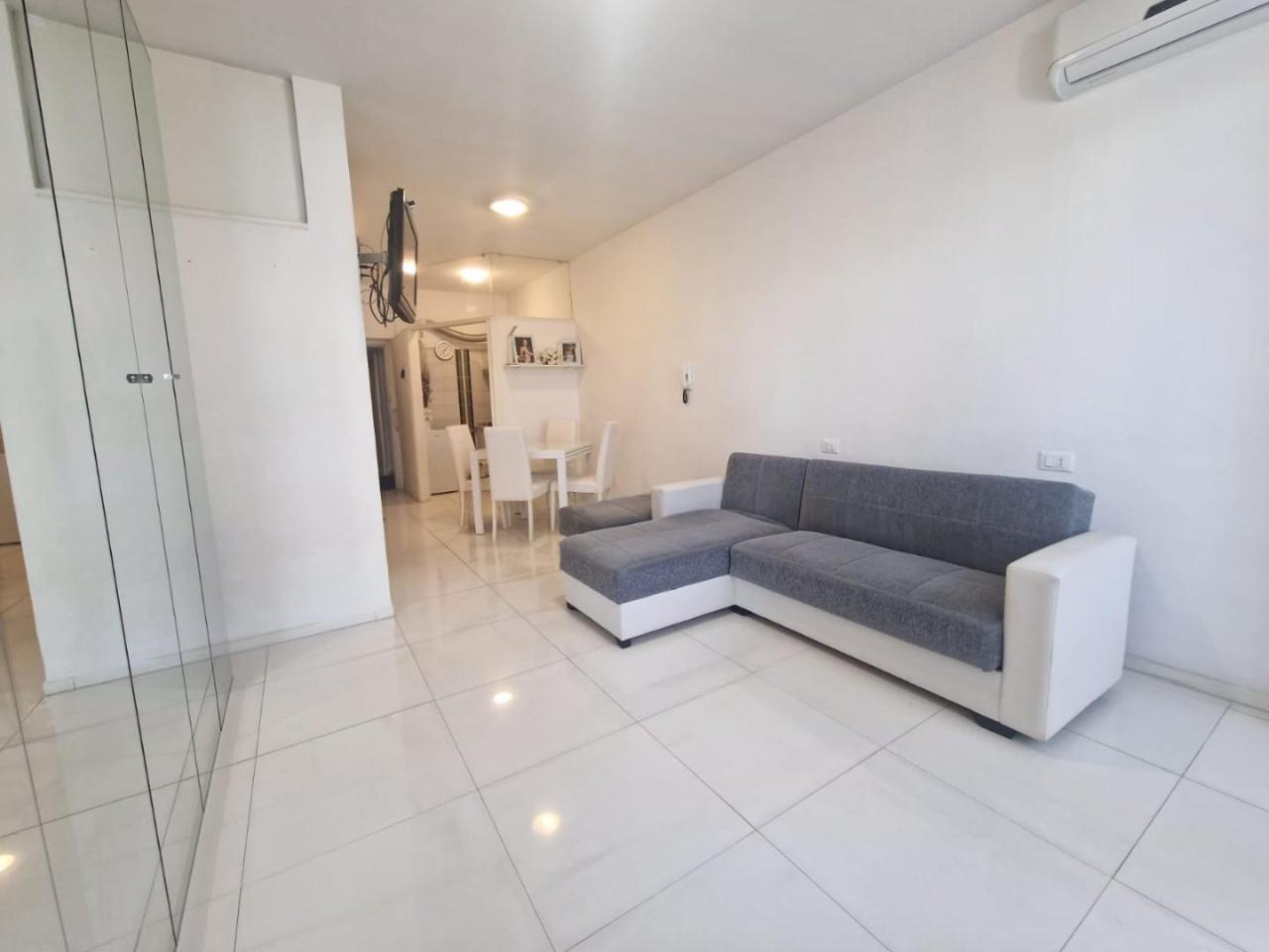 appartamento in vendita a Carrara in zona Marina di Carrara