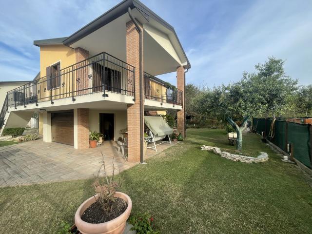 Detached house in Via Marsilio Ficino 30, Albignasego - Photo 1